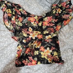 Cute strapless shirt